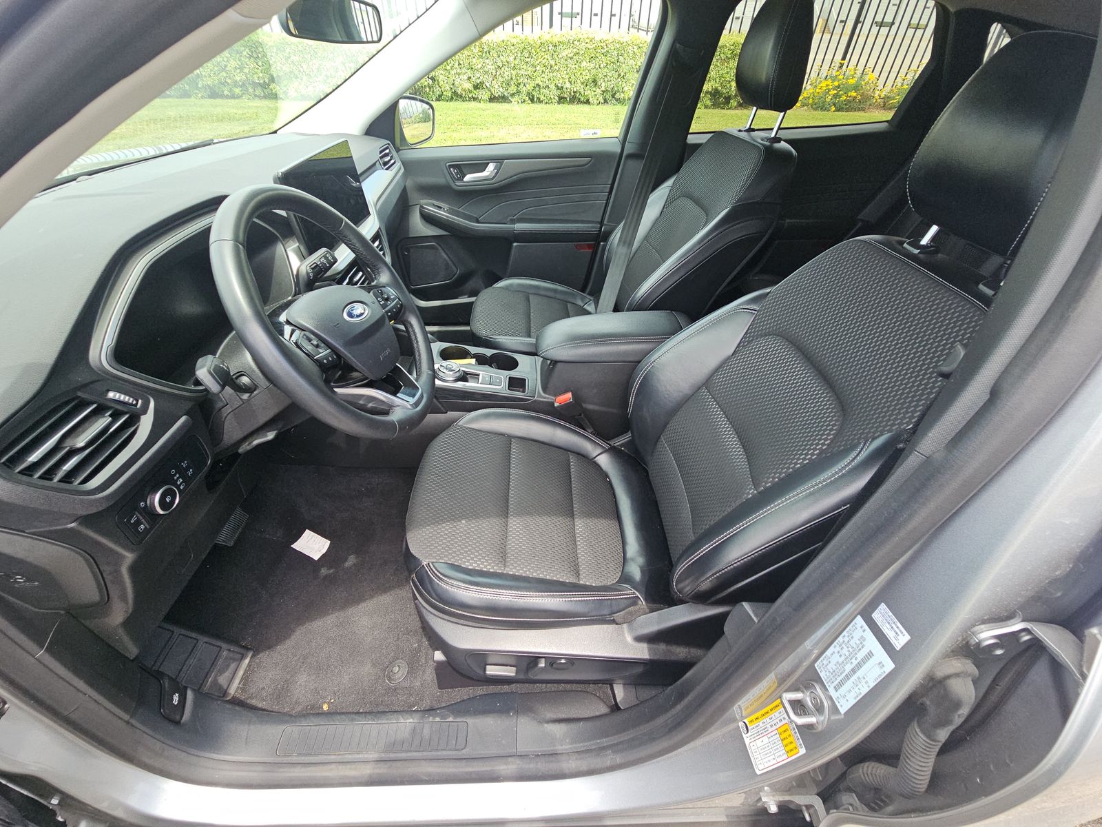 FORD ESCAPE - 8