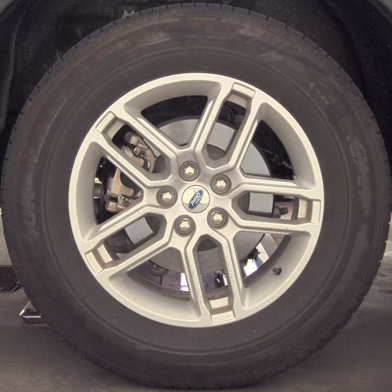2025 Ford Explorer Active AWD