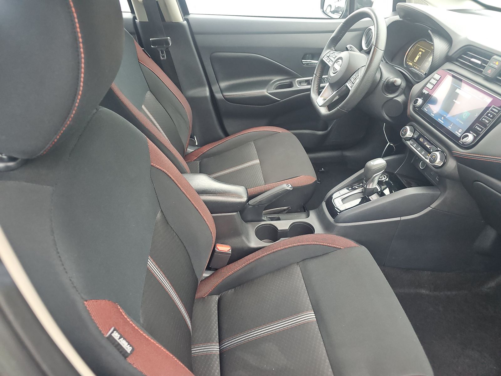 NISSAN VERSA - 9