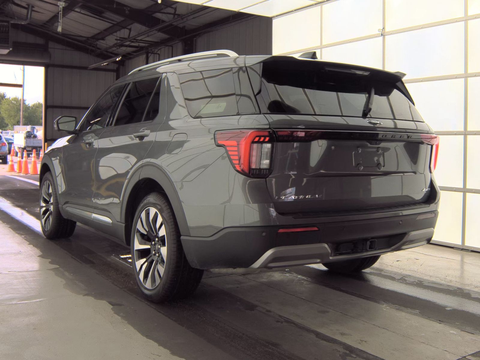 FORD EXPLORER - 9