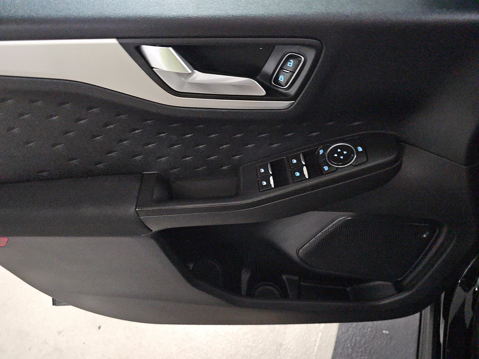 FORD ESCAPE - 10