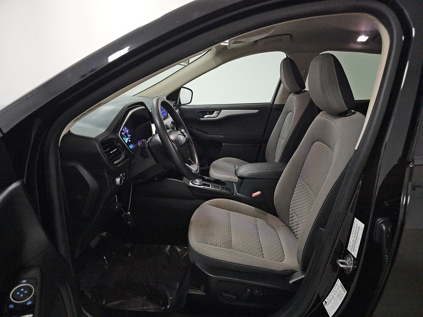 FORD ESCAPE - 8