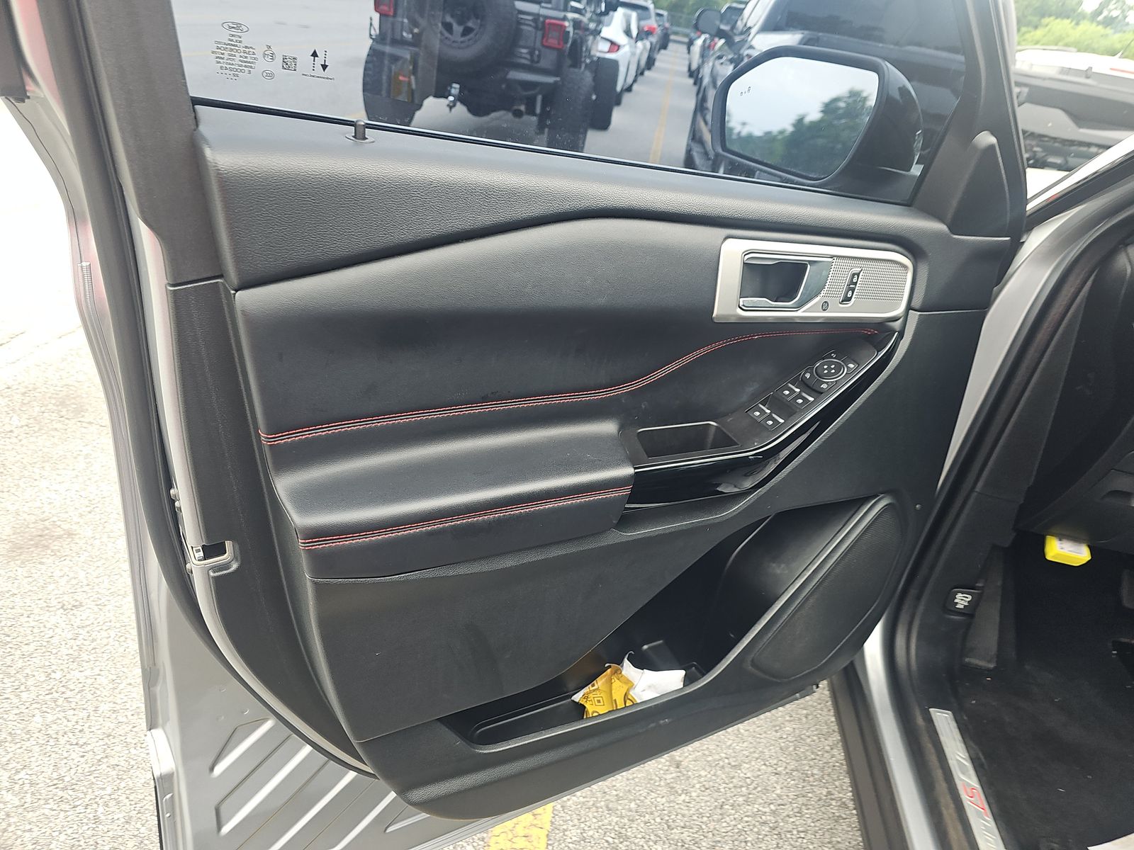 FORD EXPLORER - 10