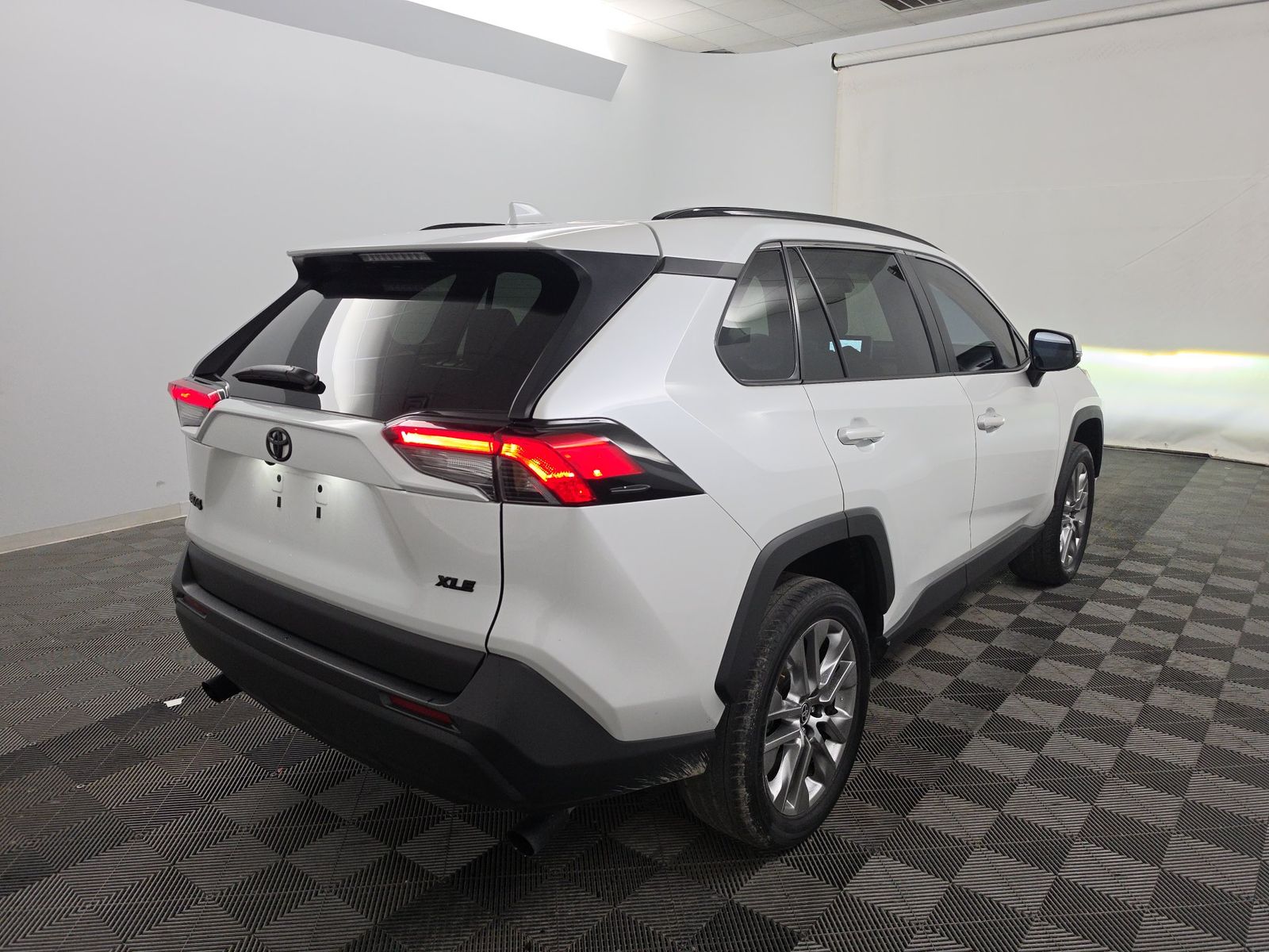 2025 Toyota RAV4 XLE Premium FWD