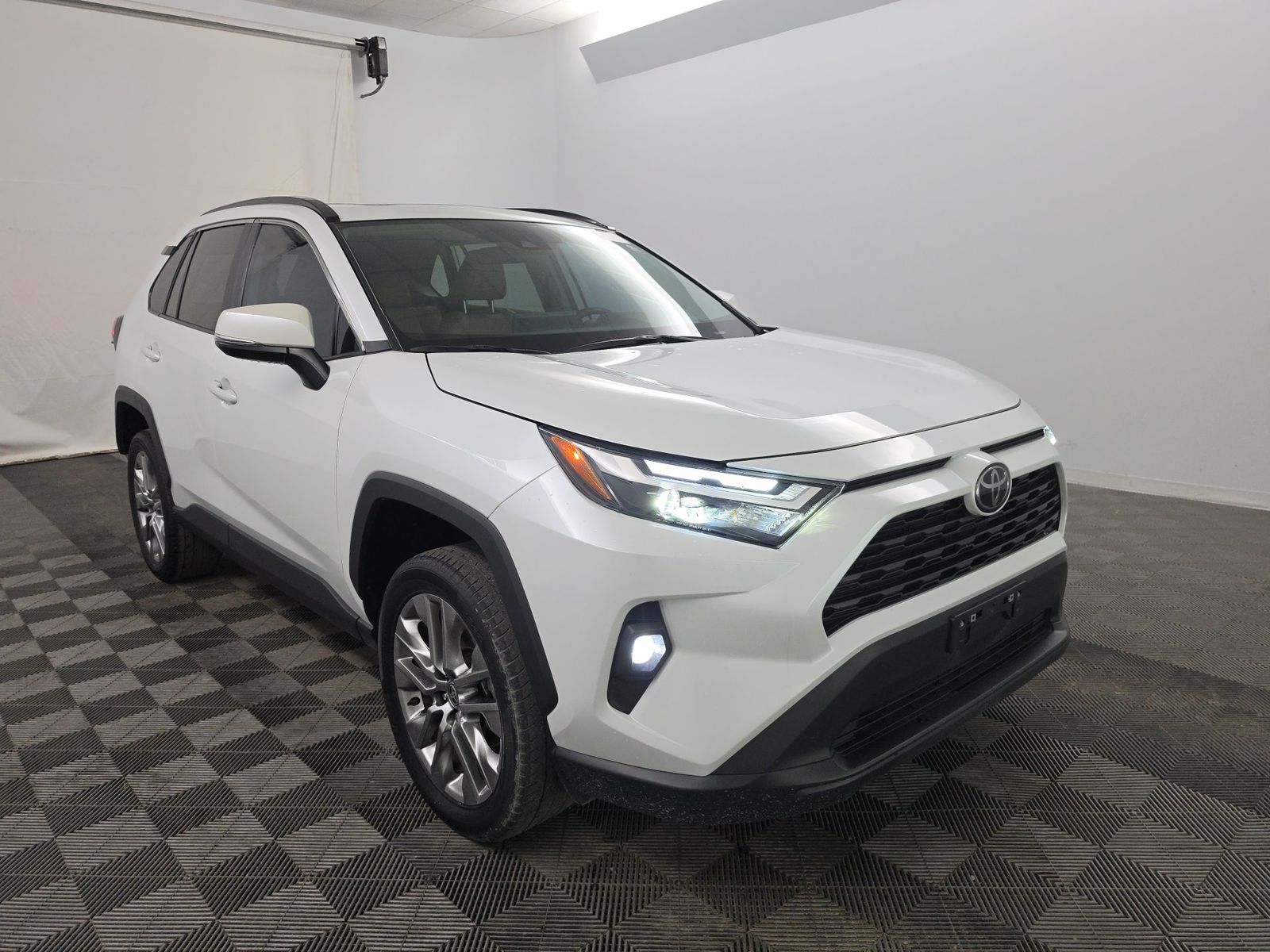 2025 Toyota RAV4 XLE Premium FWD