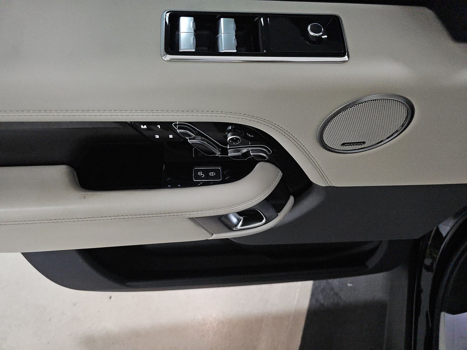 LAND ROVER RANGE ROVER - 10