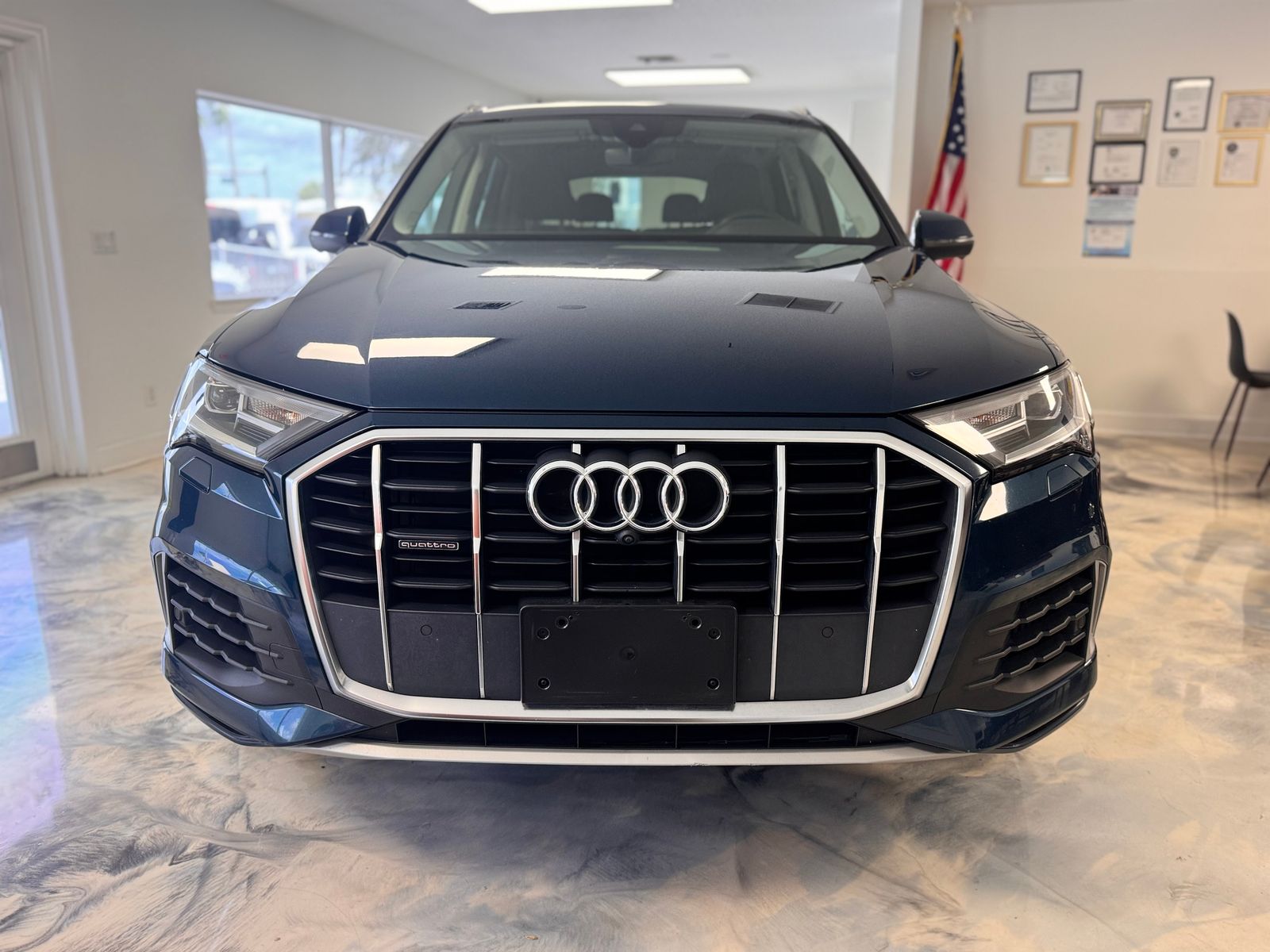 Vehicle Image 6
