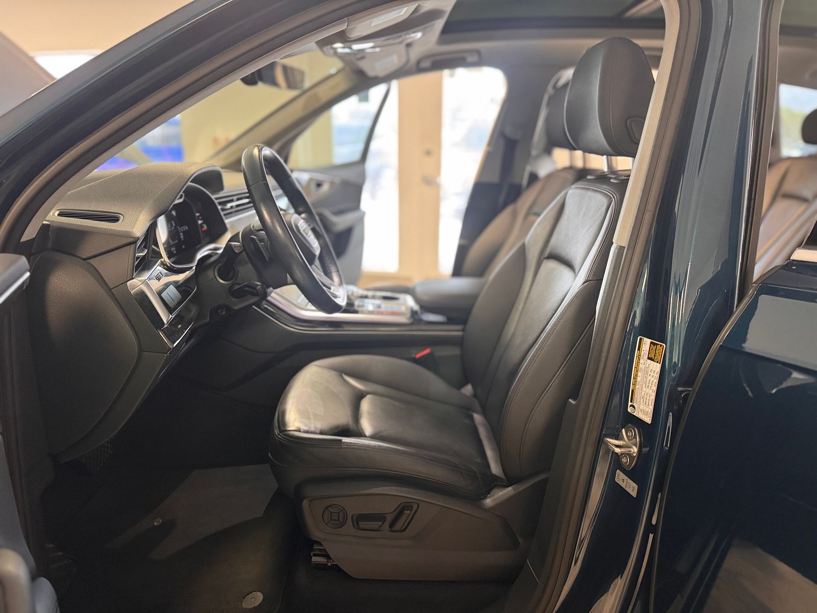 Vehicle Image 19