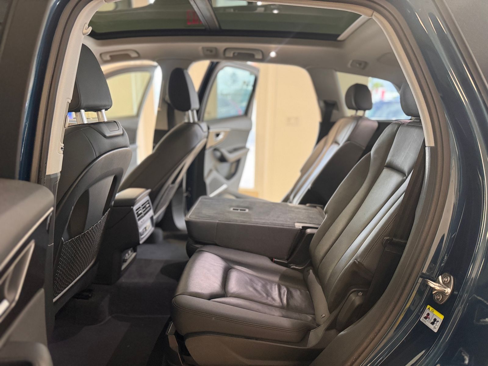 Vehicle Image 36