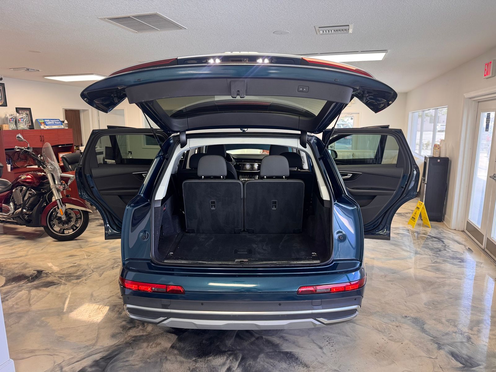 Vehicle Image 37