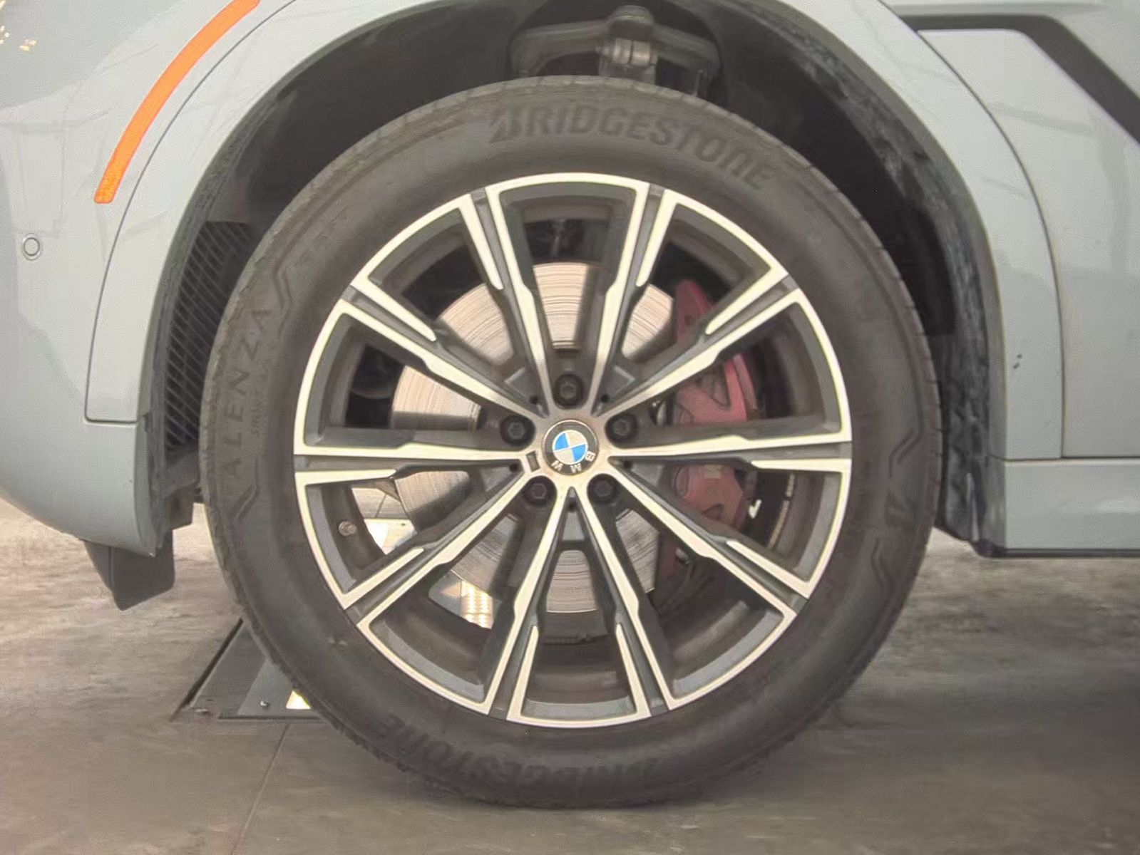 2025 BMW X6 xDrive40i AWD