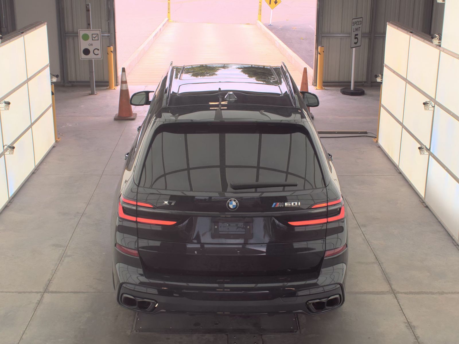 2026 BMW X7 M60i AWD