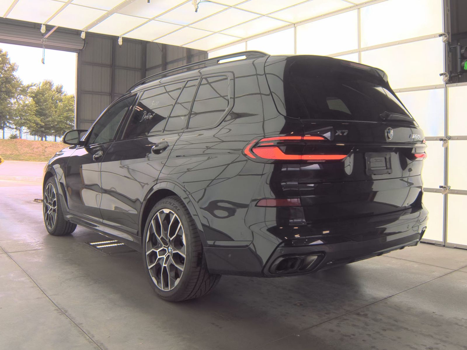 2026 BMW X7 M60i AWD