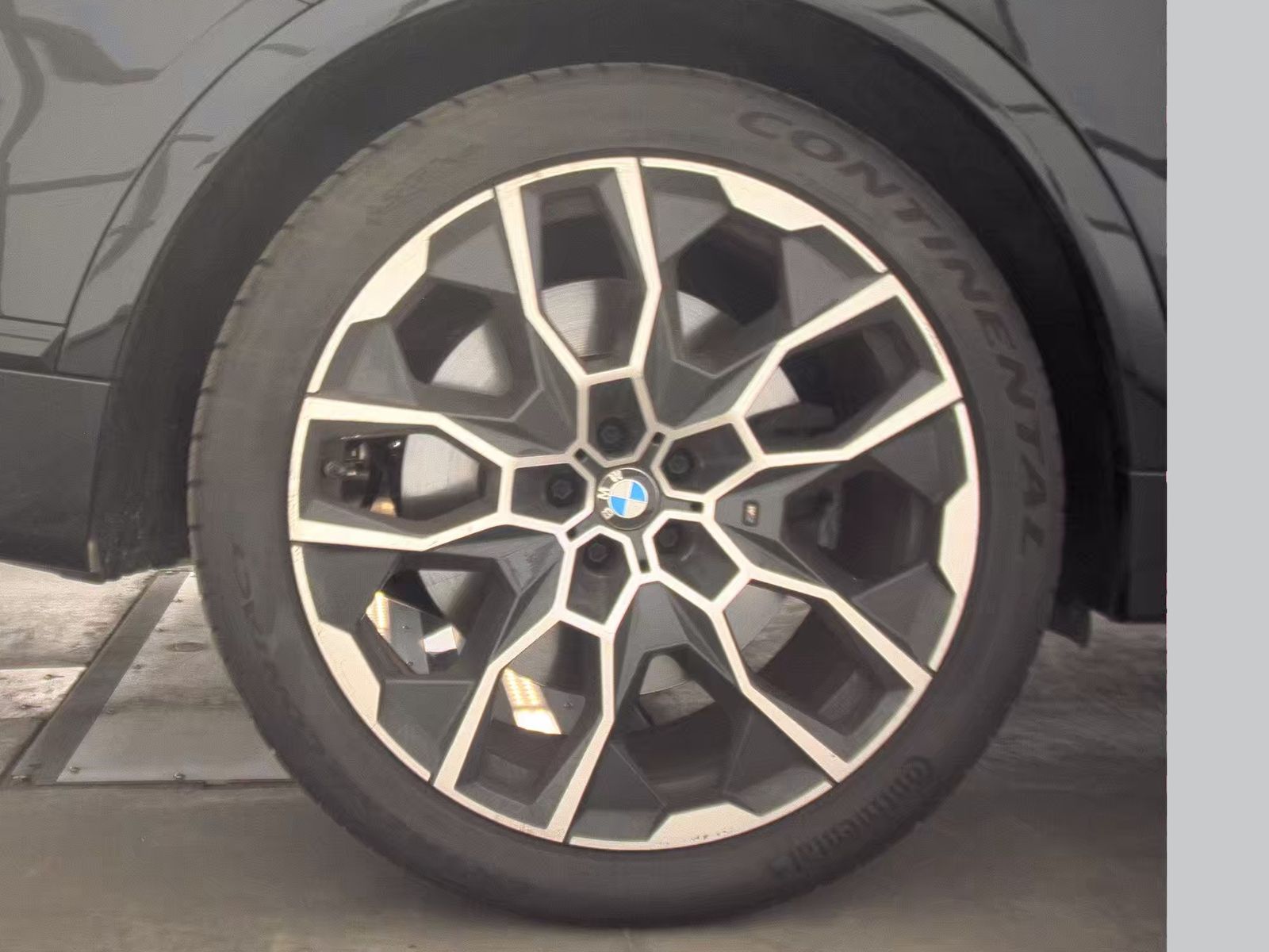 2026 BMW X7 M60i AWD