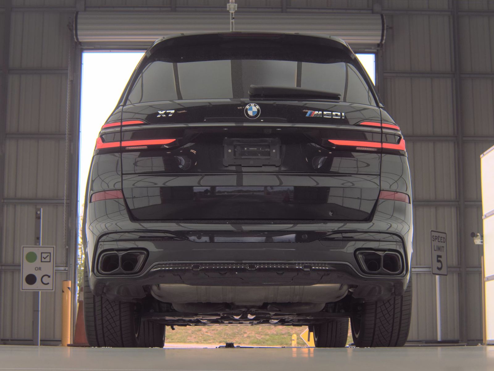 2026 BMW X7 M60i AWD