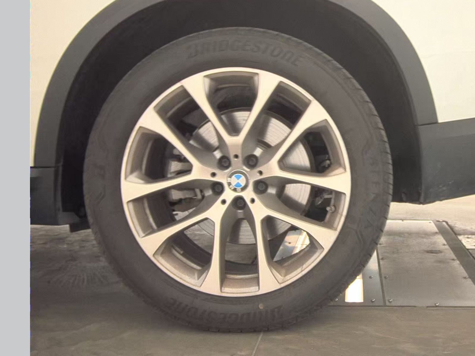 2025 BMW X5 xDrive40i AWD