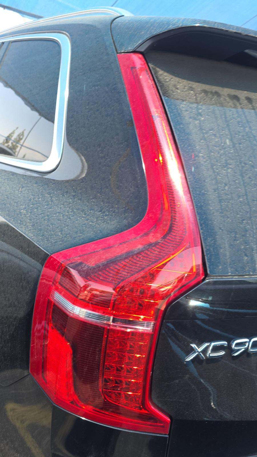 2023 Volvo XC90 B6 Plus AWD