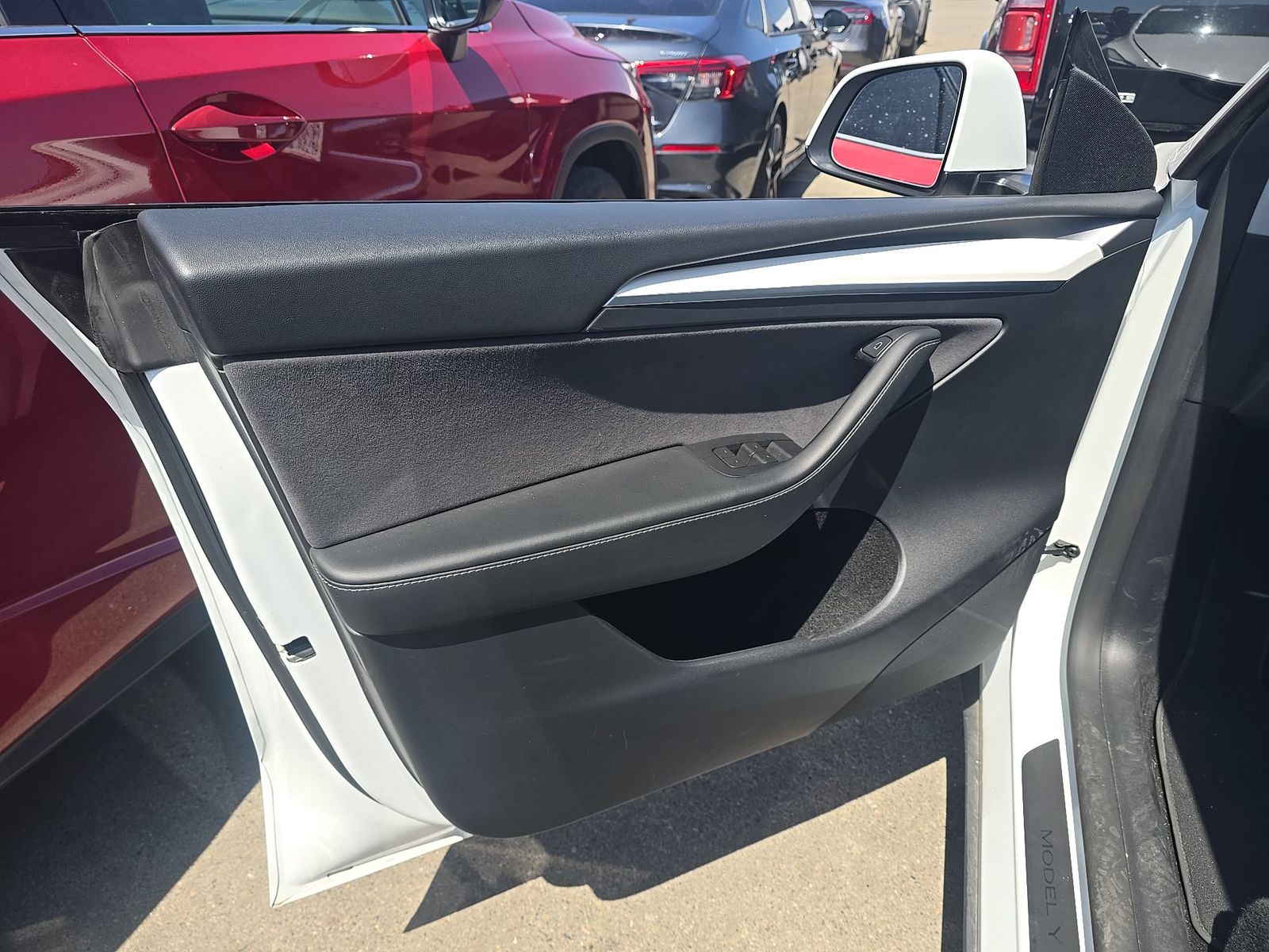 TESLA MODEL Y - 10