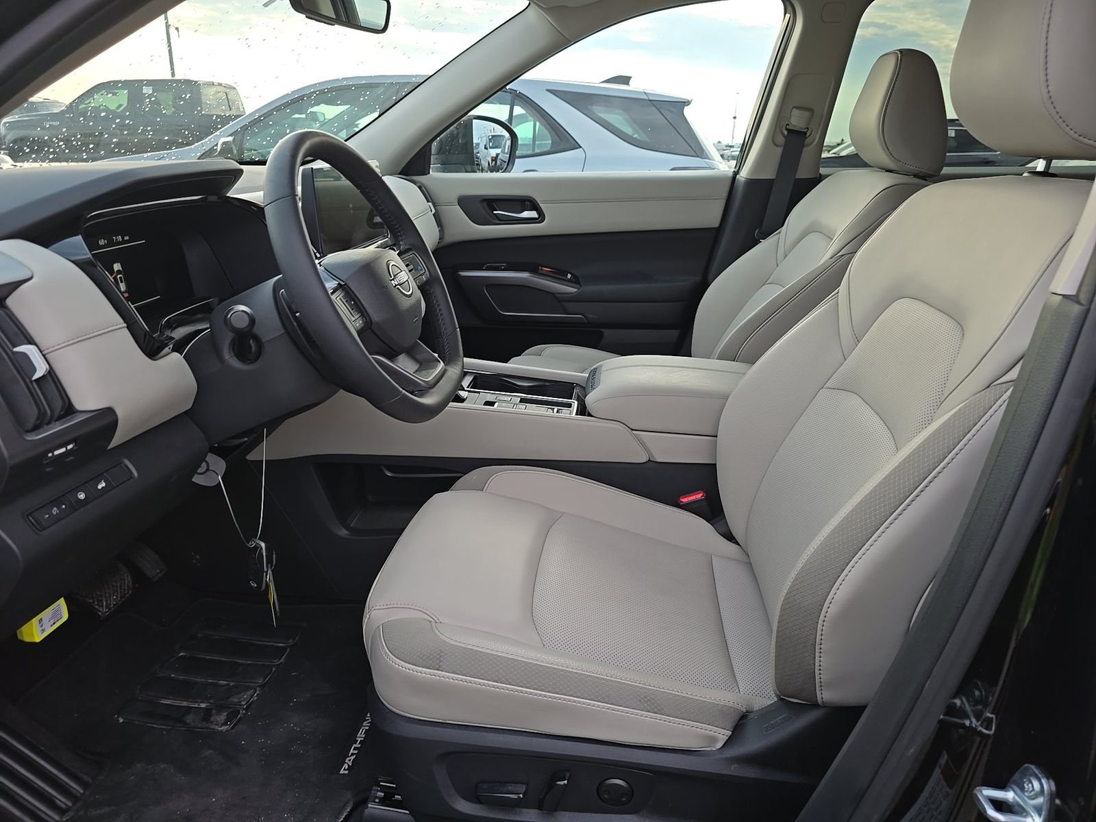 2026 Nissan Pathfinder SL FWD