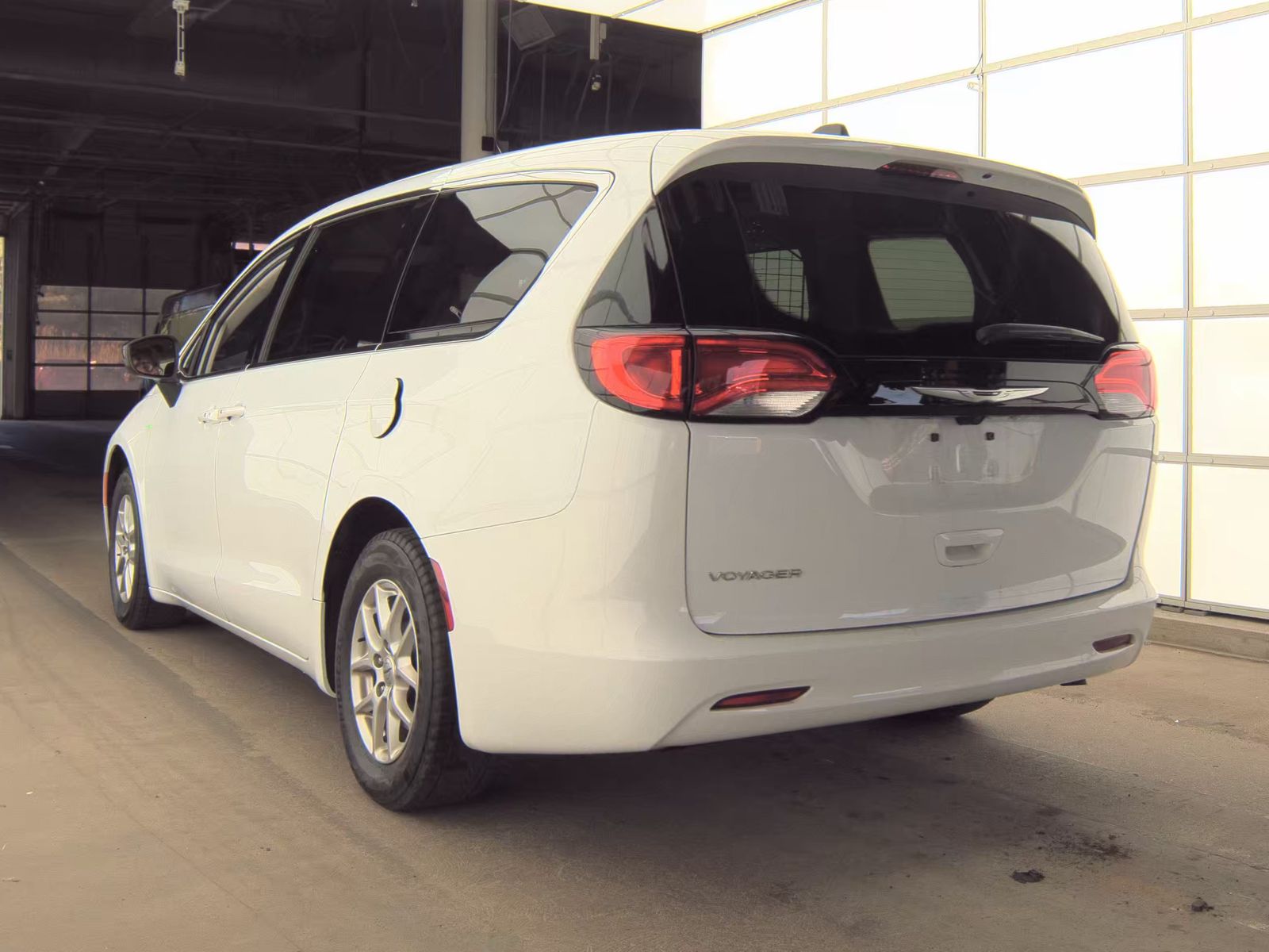 CHRYSLER VOYAGER - 9