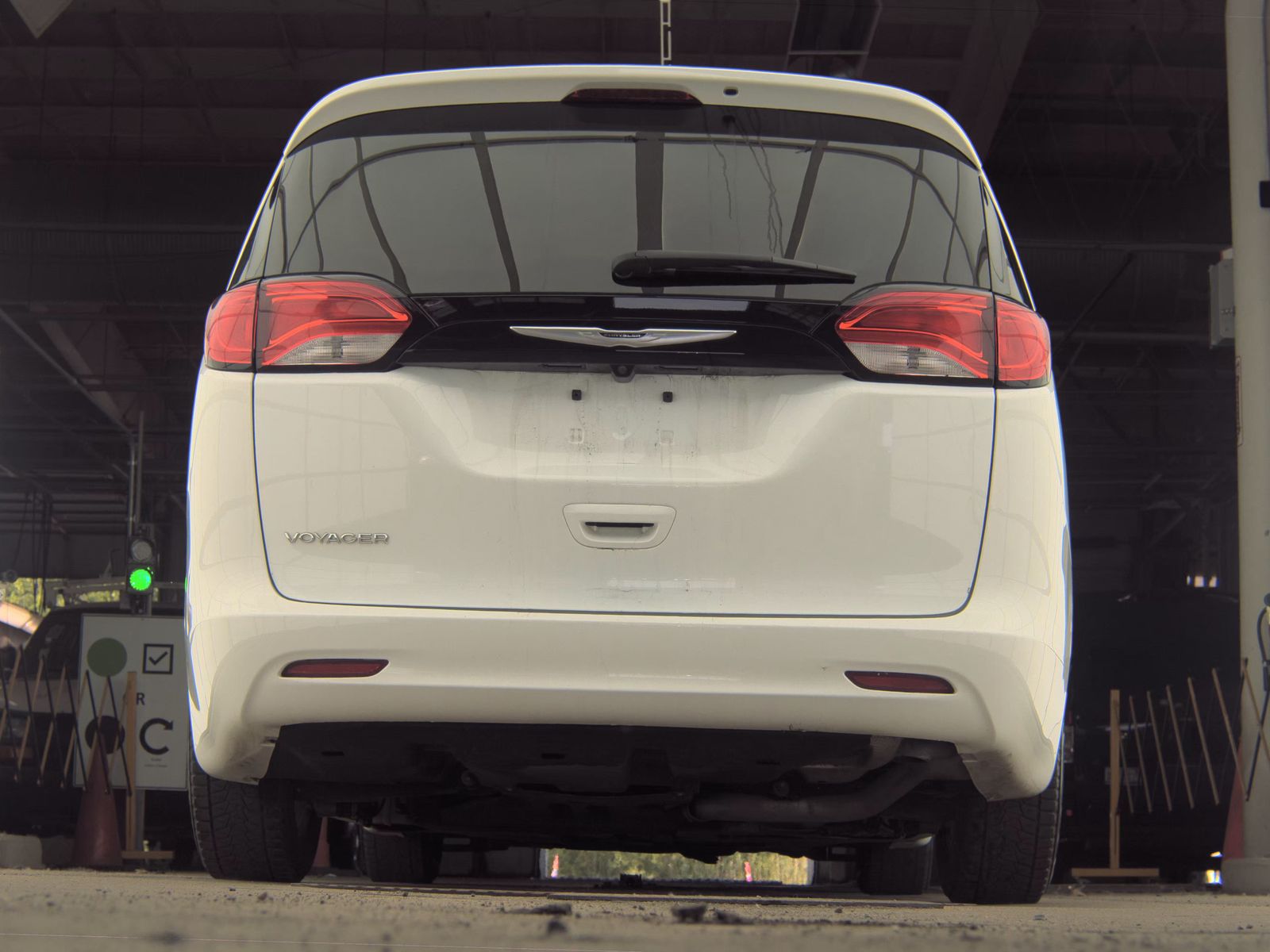 CHRYSLER VOYAGER - 8