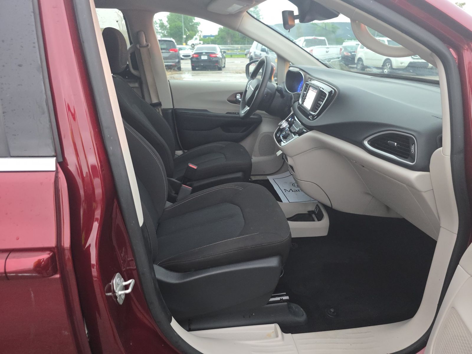 CHRYSLER VOYAGER - 3