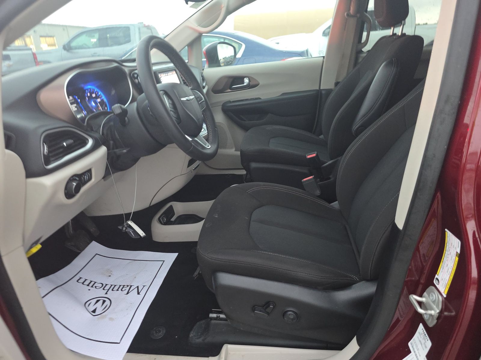 CHRYSLER VOYAGER - 1