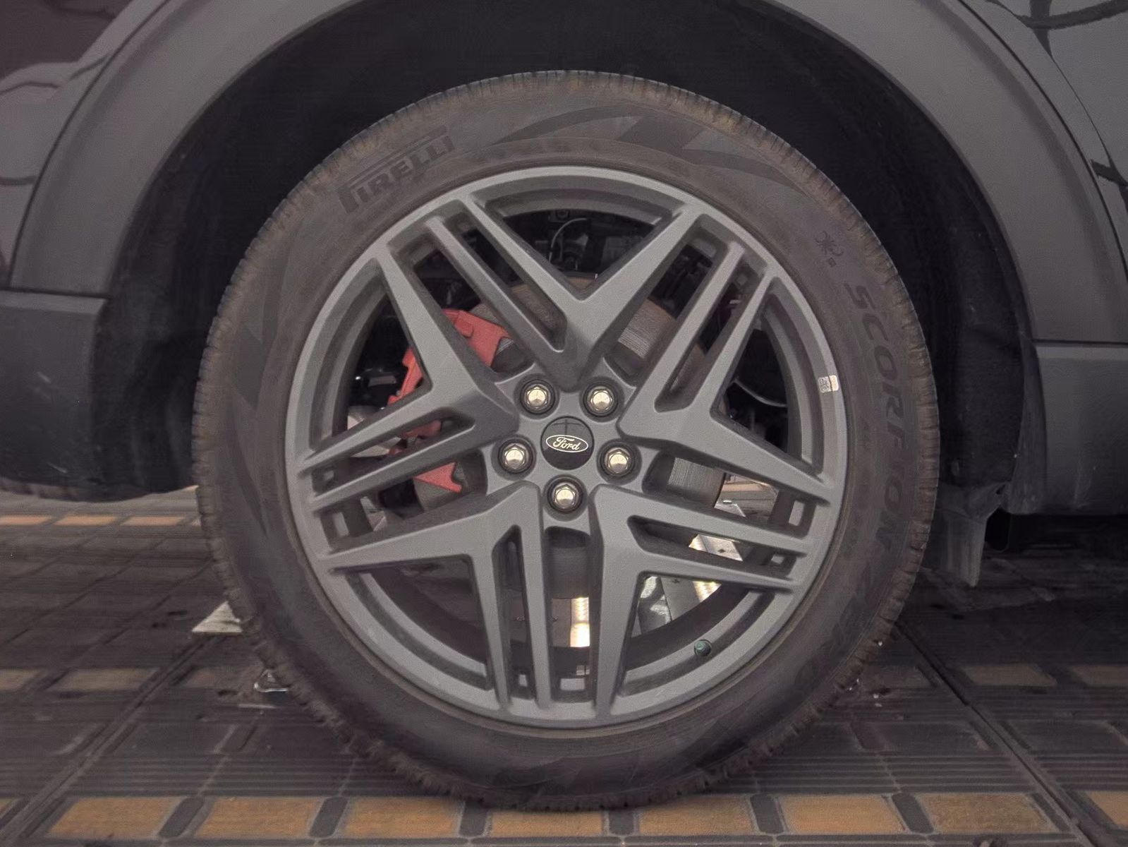 2025 Ford Explorer ST RWD