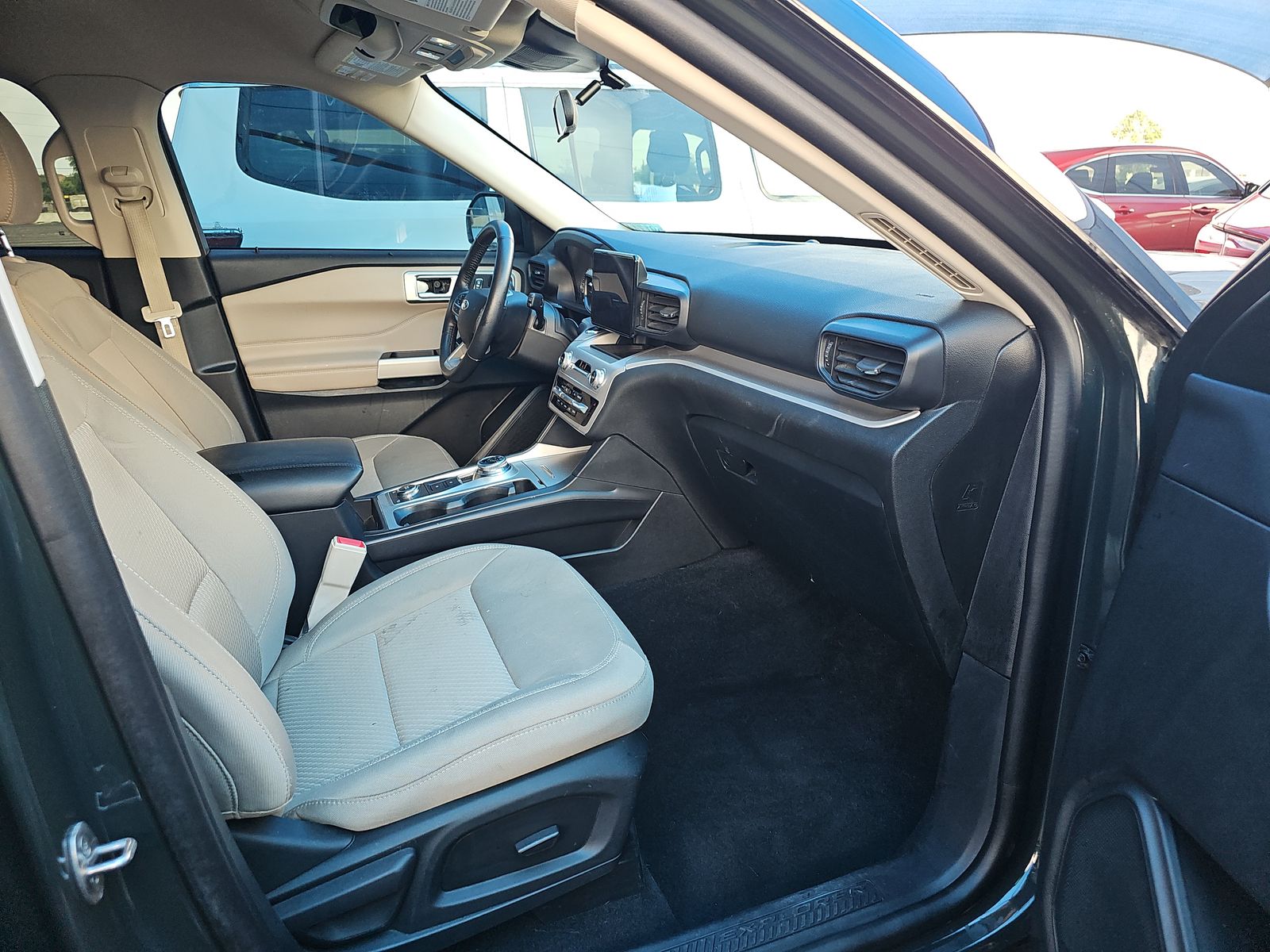 FORD EXPLORER - 9