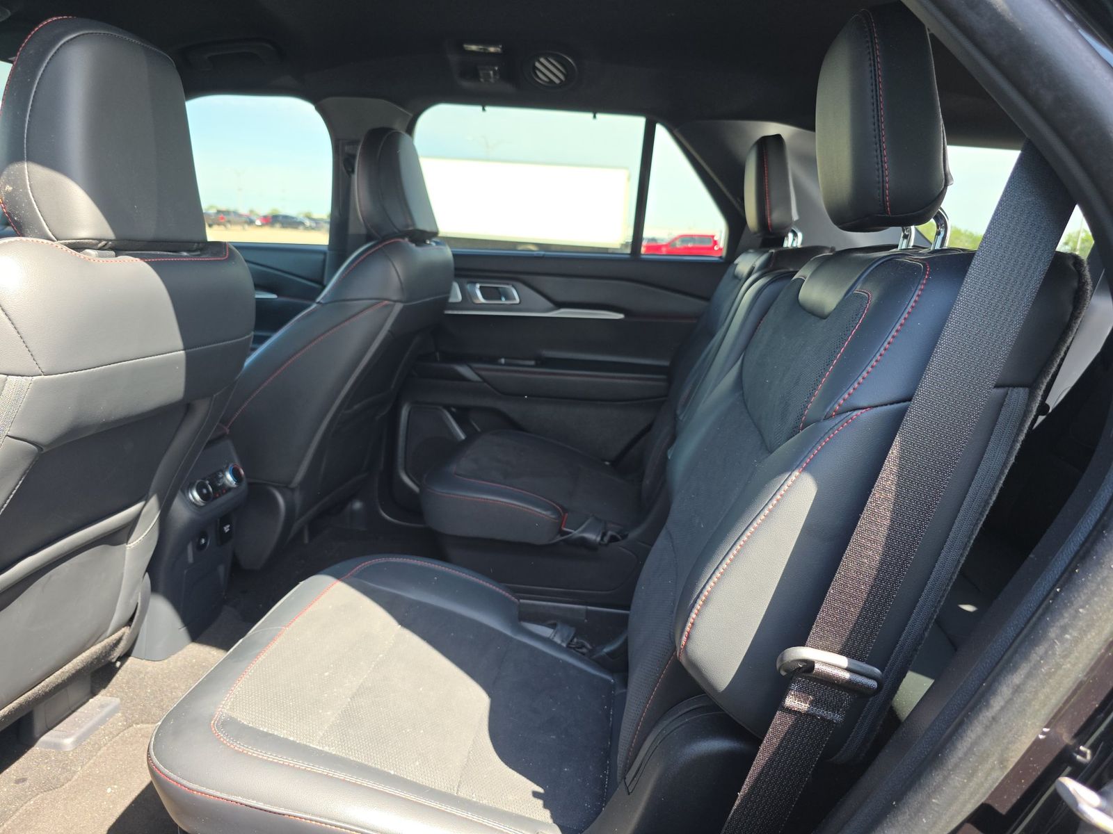 2025 Ford Explorer ST RWD