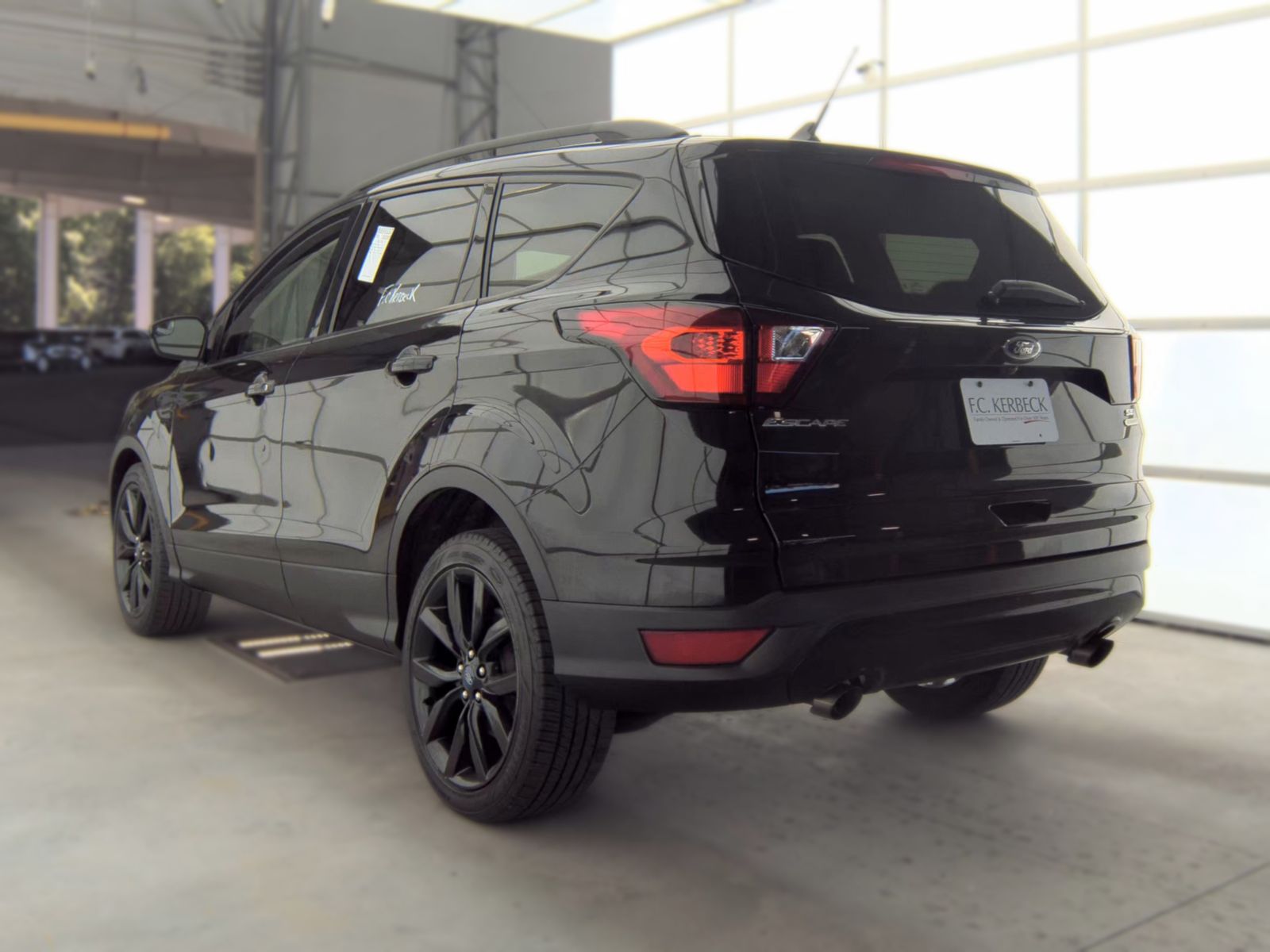 FORD ESCAPE - 9