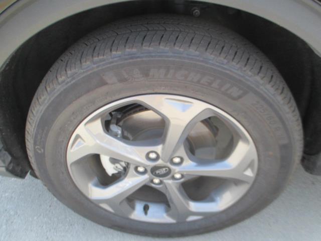 FORD ESCAPE - 9