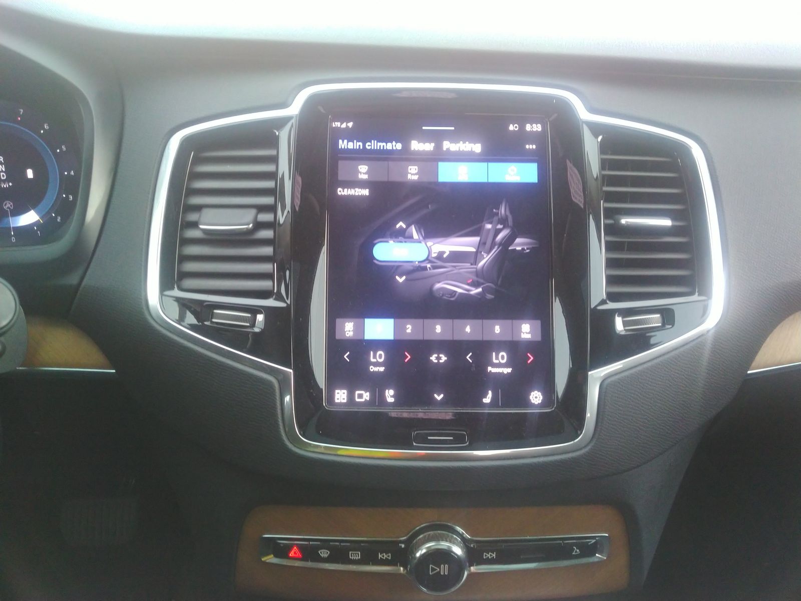 2023 Volvo XC90 B6 Plus AWD