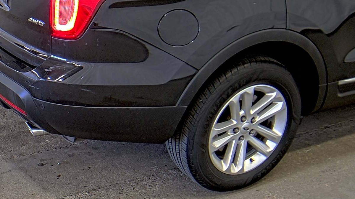 FORD EXPLORER - 10