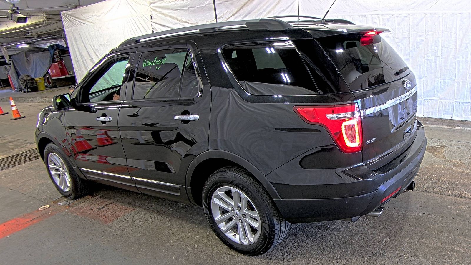 FORD EXPLORER - 7