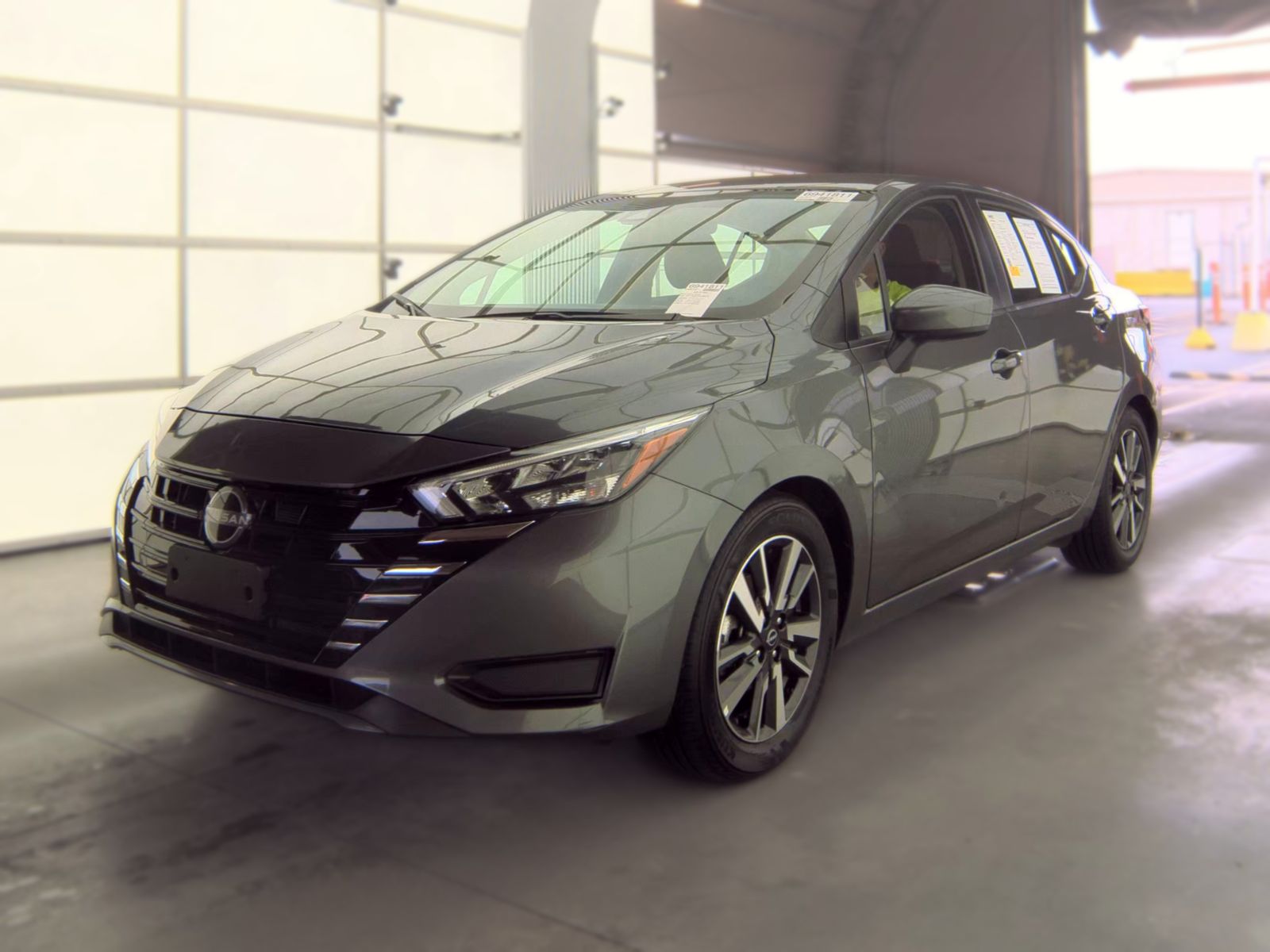 NISSAN VERSA - 1