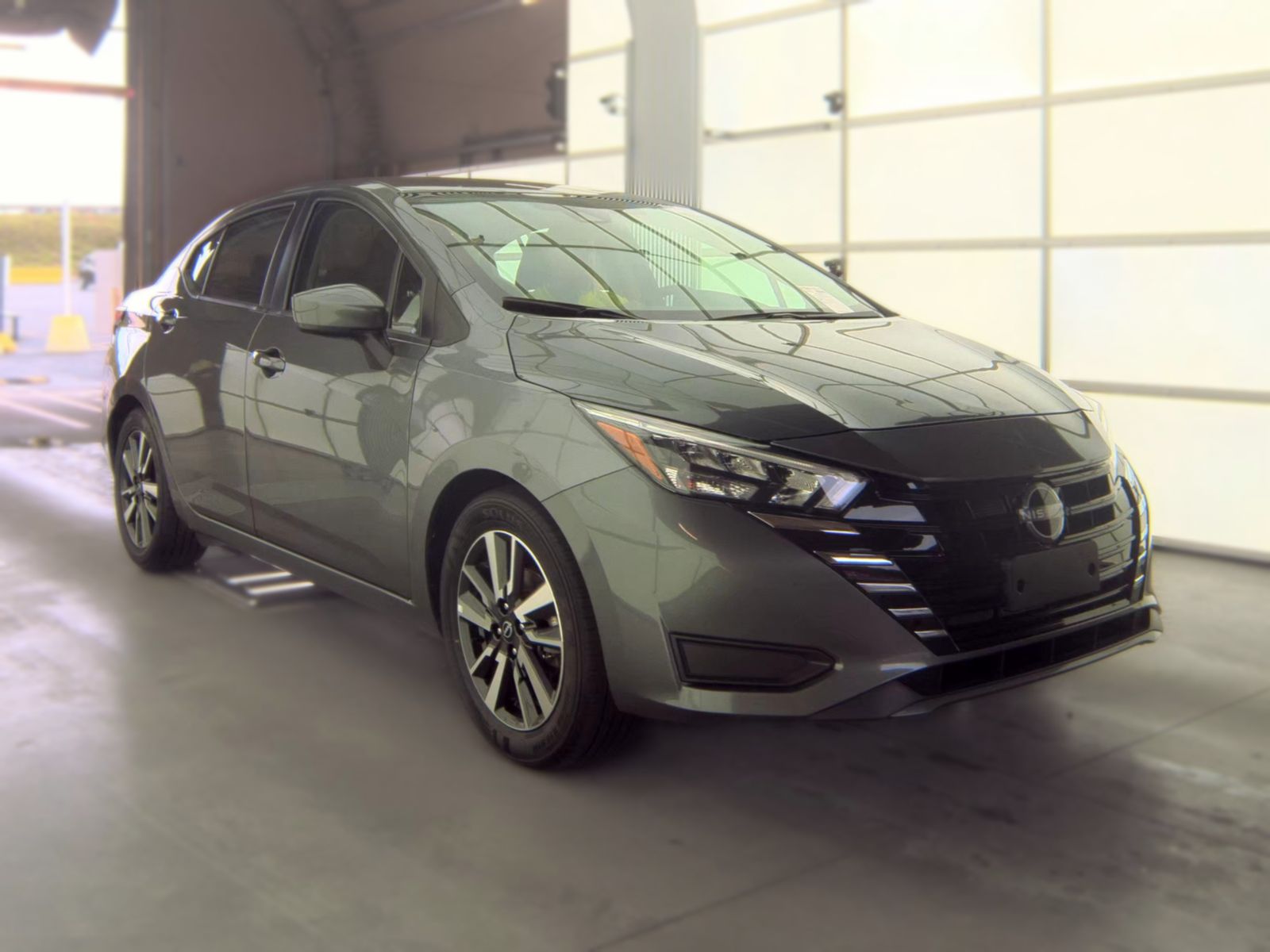 NISSAN VERSA - 5