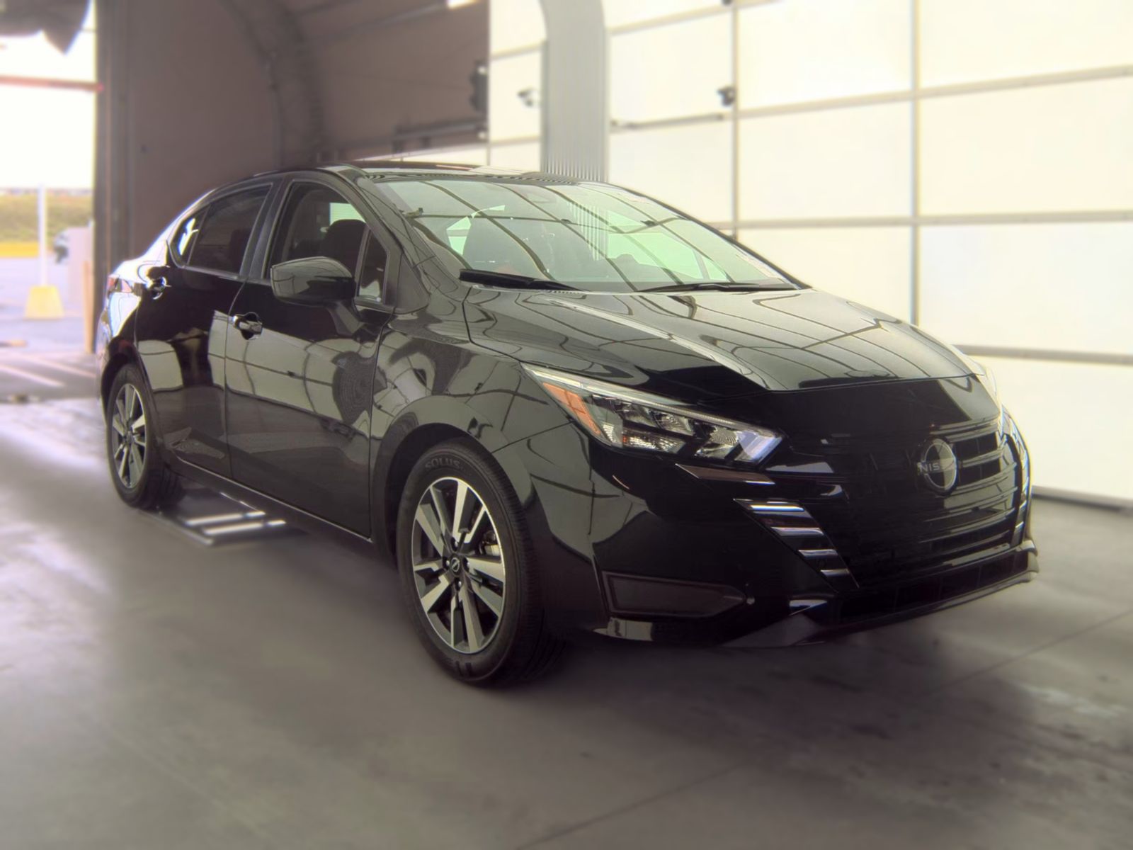 NISSAN VERSA - 5
