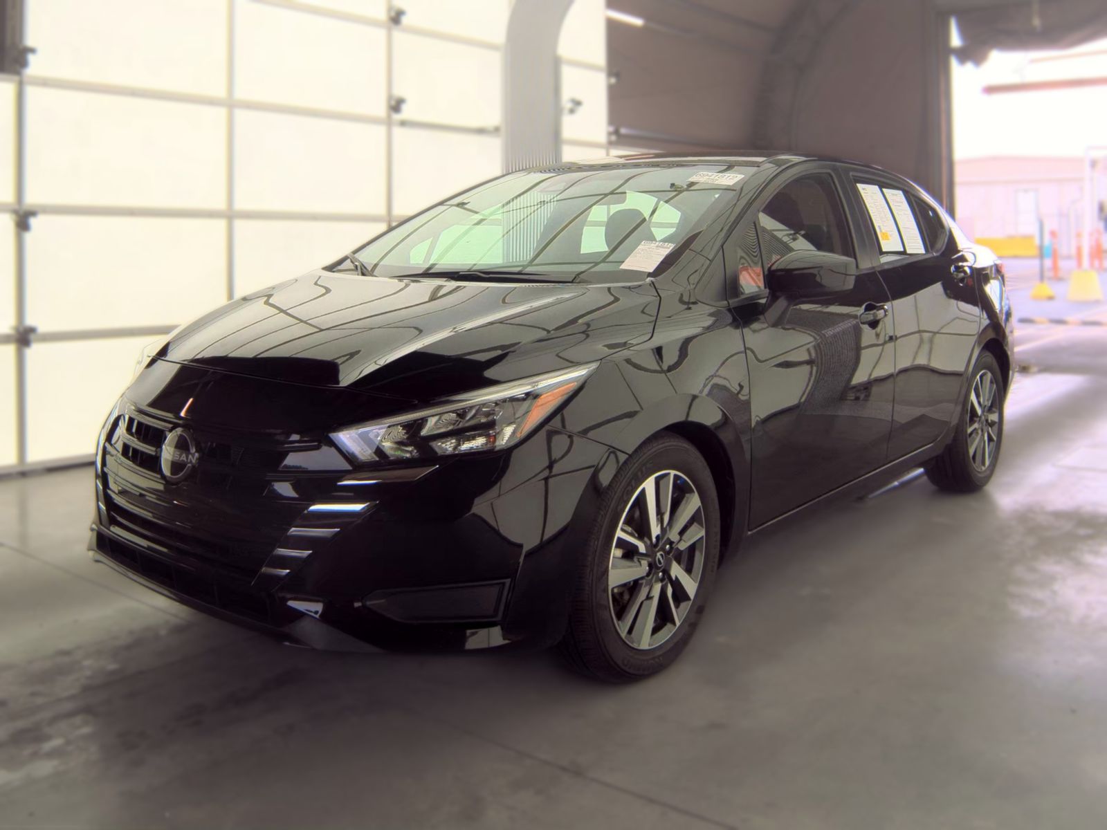 NISSAN VERSA - 1