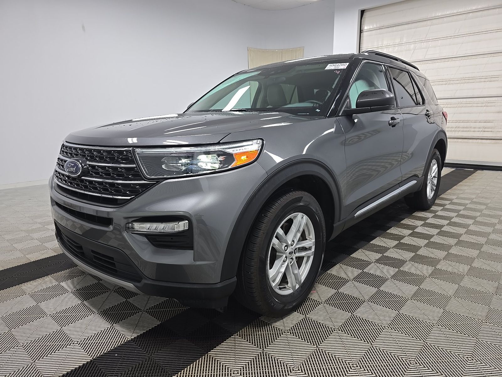 FORD EXPLORER - 1