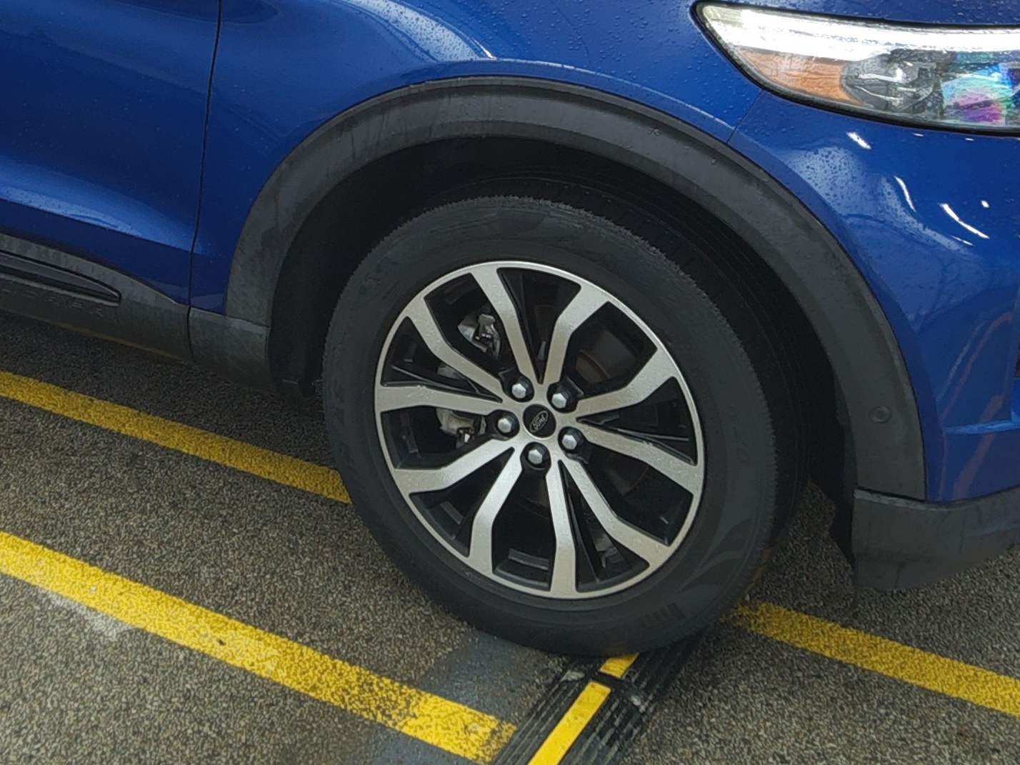 FORD EXPLORER - 9