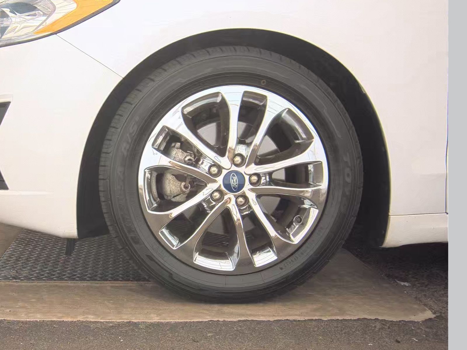 FORD FUSION - 10