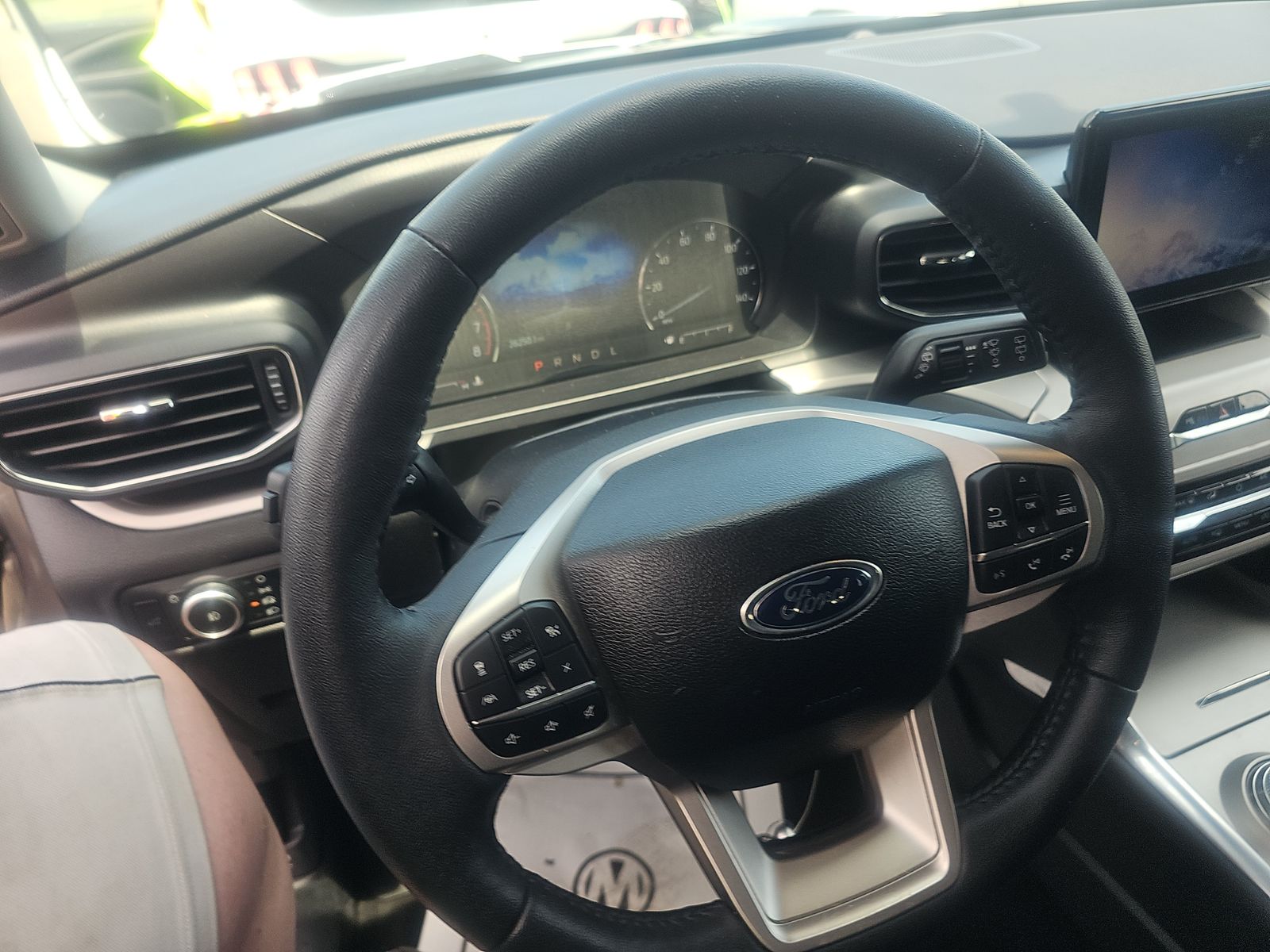 2024 Ford Explorer XLT AWD