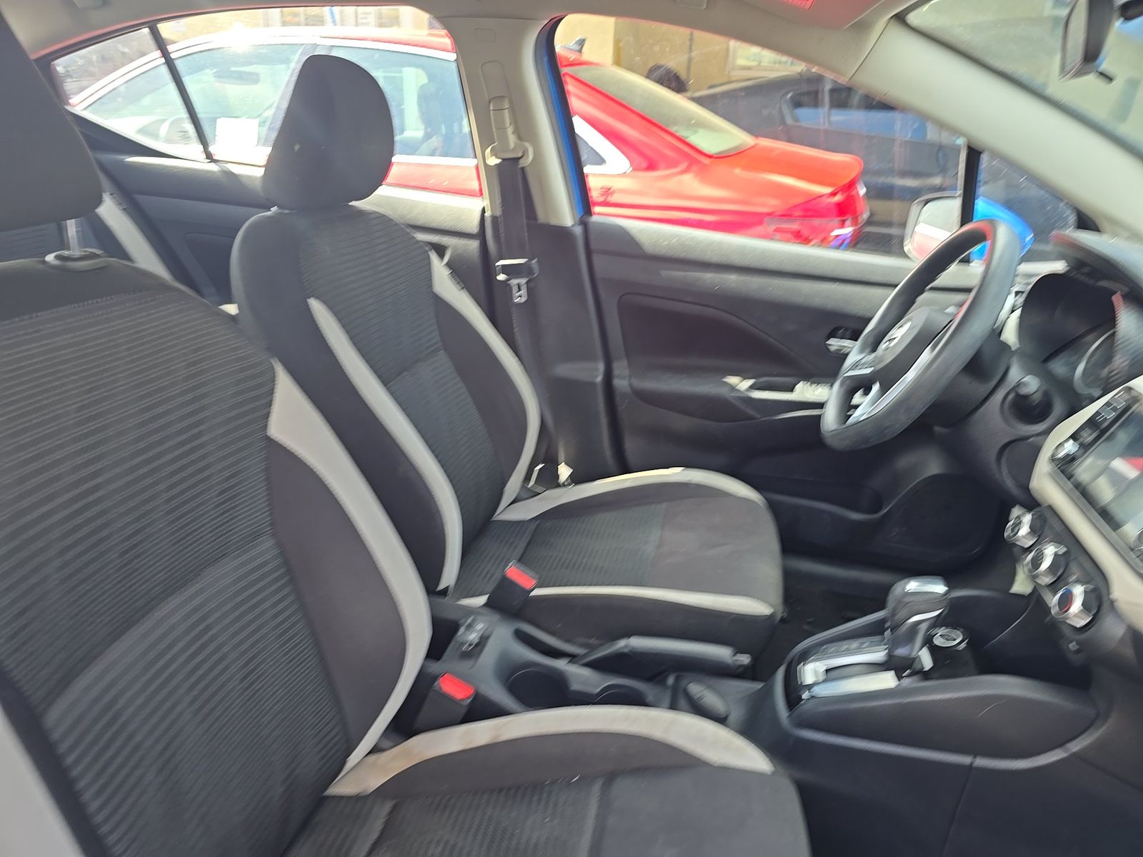 NISSAN VERSA - 9
