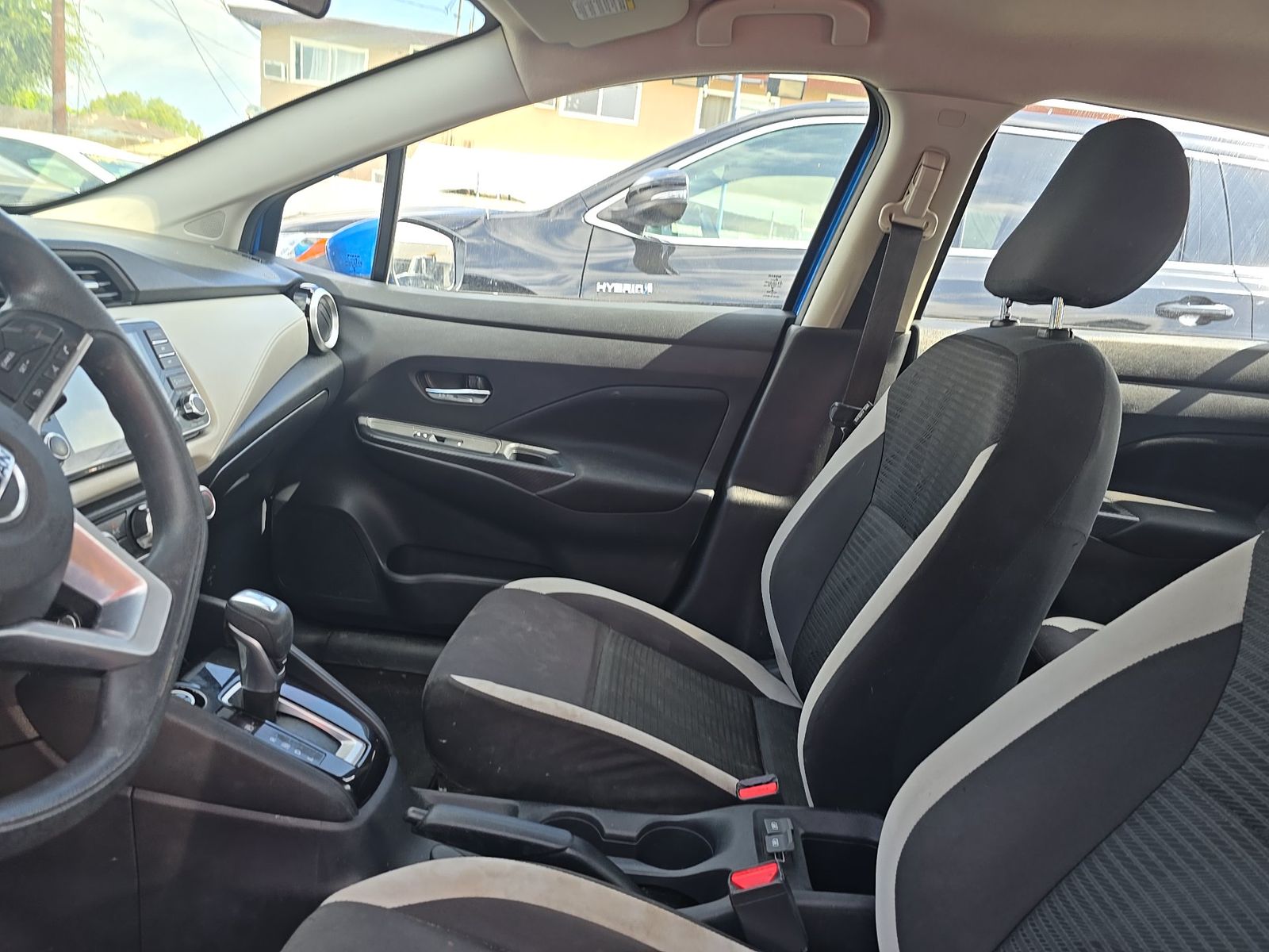 NISSAN VERSA - 8