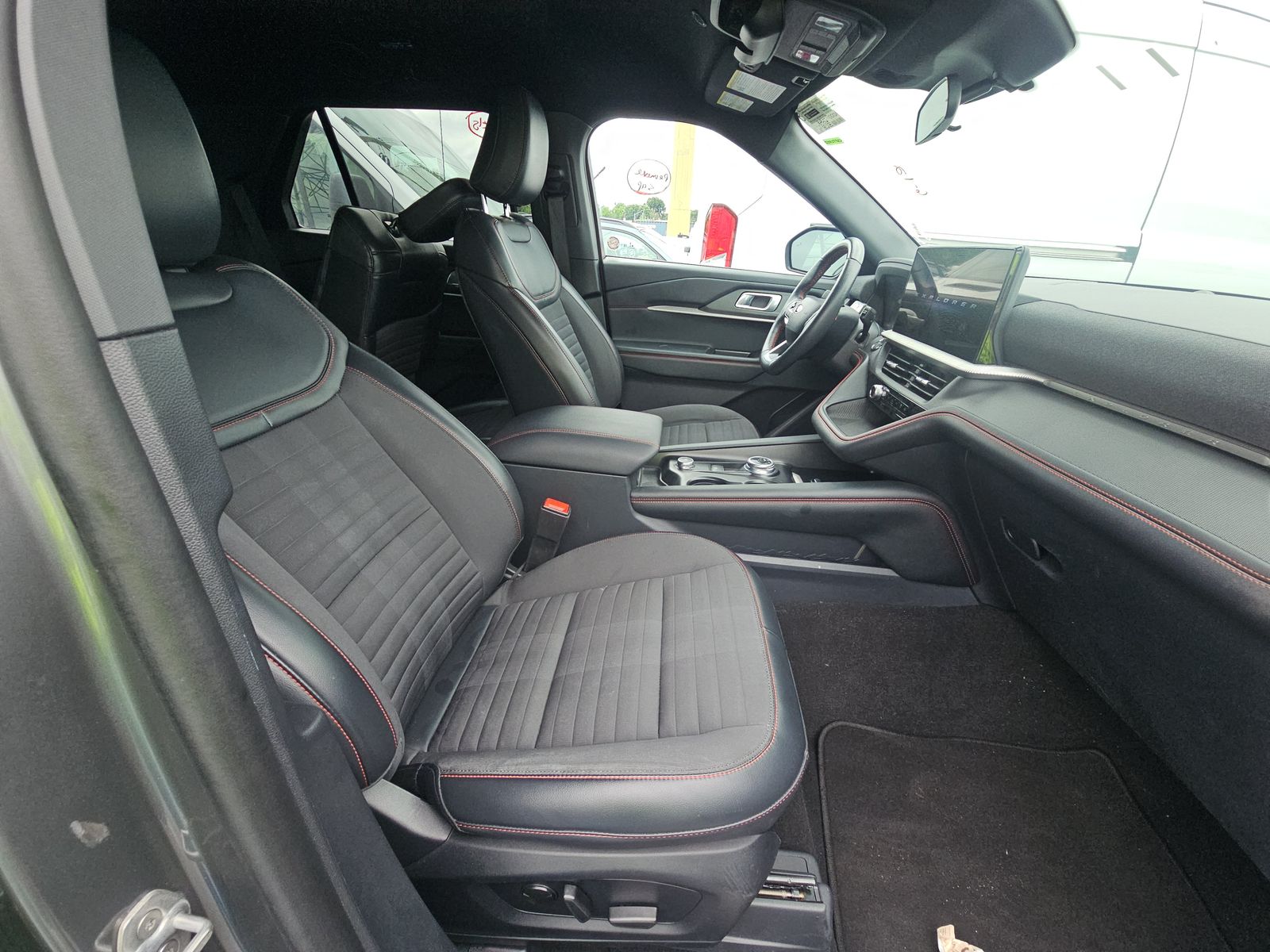 FORD EXPLORER - 9