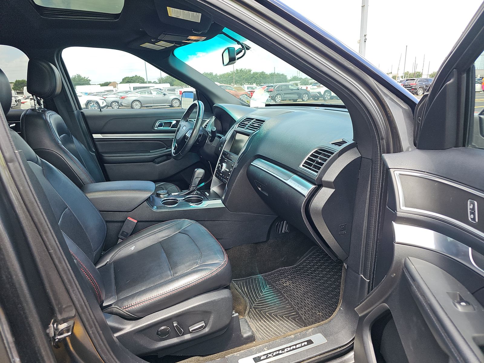 FORD EXPLORER - 9