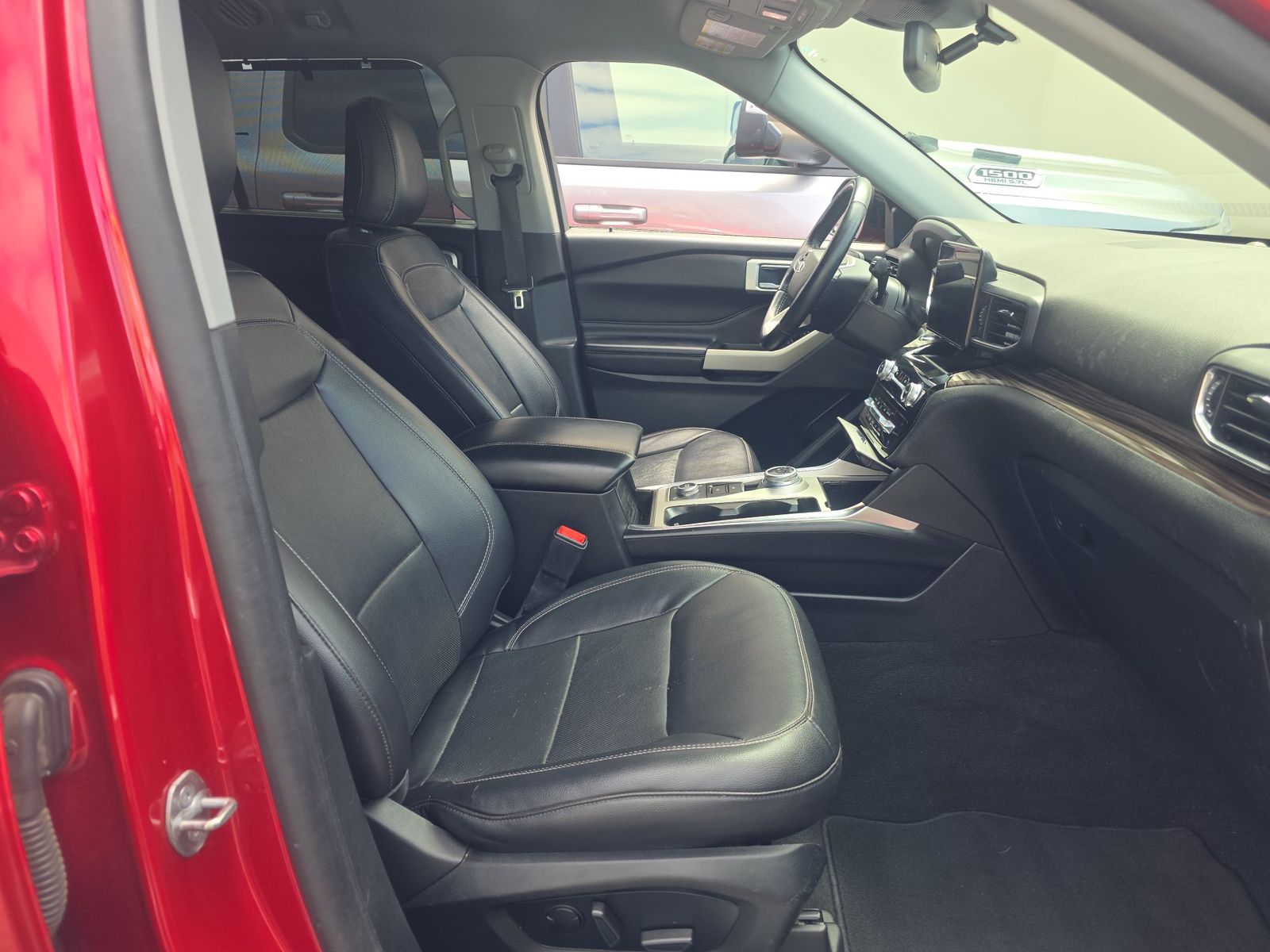 FORD EXPLORER - 9