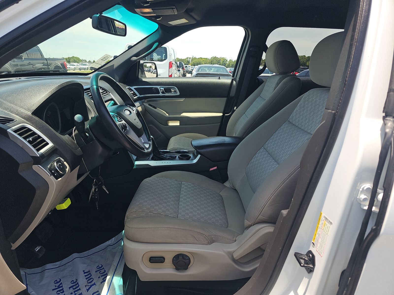 FORD EXPLORER - 8