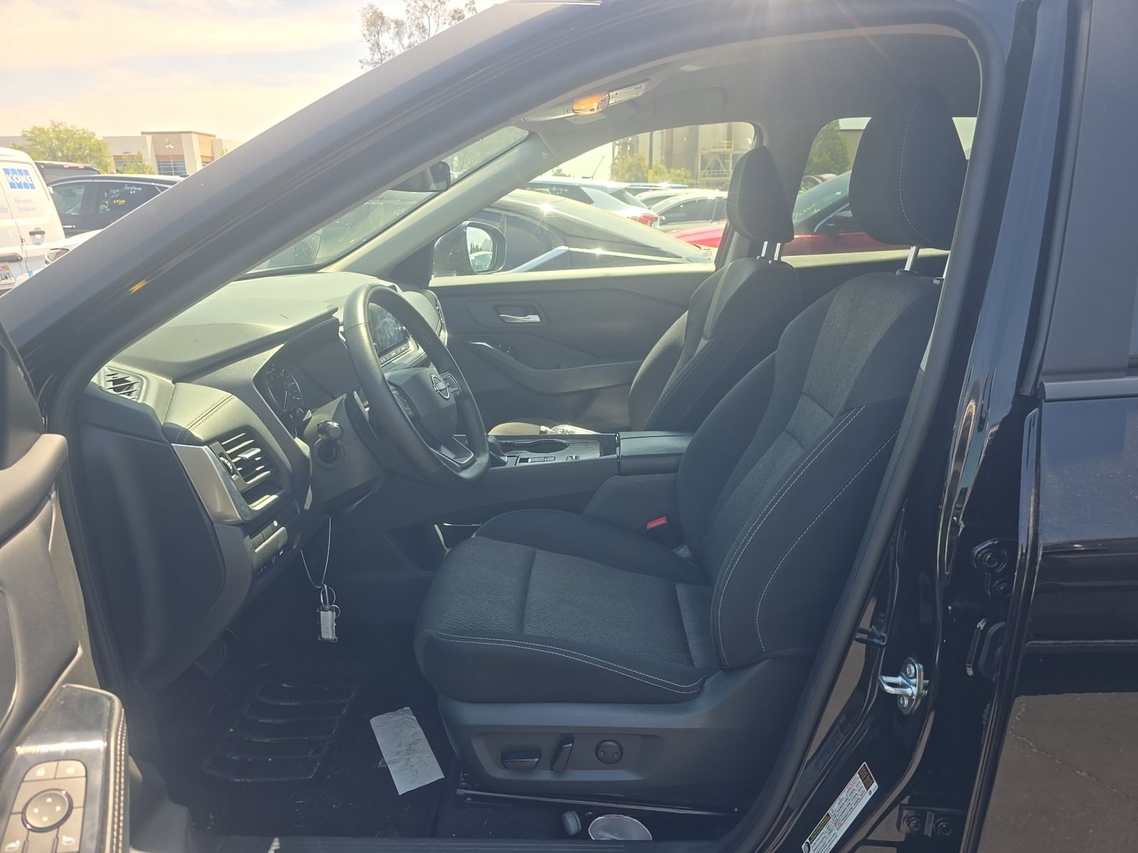 2025 Nissan Rogue SV FWD